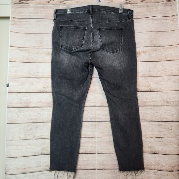 Gap True Skinny Mid Rise Black Jeans Button Zipper Raw Hem Pant Legs Size 34/18R - Picture 6 of 13